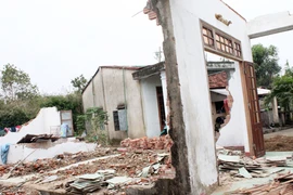 “Cùng miền Trung khắc phục hậu quả bão lũ”