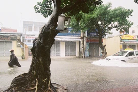 Áp thấp nhiệt đới gây mưa lớn ở miền Trung