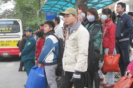 Nghỉ sớm để tránh ùn tắc, kích tiêu dùng