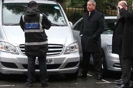 Đỗ xe sai quy định, bà Hillary Clinton bị phạt