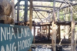 Du khách bất cẩn làm cháy nhà sàn đặc biệt quý hiếm