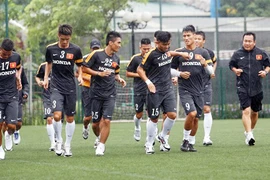 Tuyển U23 rối tung vì... VFF 