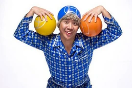 Trấn Thành “cười đủ kiểu”