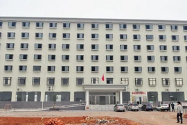 Xây tòa nhà 7 tầng cho 8 nhân viên làm việc