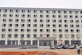 Xây tòa nhà 7 tầng cho 8 nhân viên làm việc