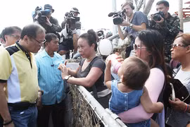 Tổng thống Philippines trực tiếp chỉ đạo cứu trợ tại Tacloban 