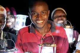 “Ánh sáng tốt” cho người nghèo 