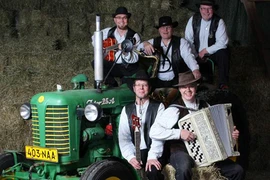 Khiêu vũ cùng ban nhạc Phần Lan