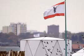 Lộ mặt “người gác cửa”