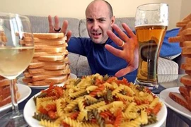 Lạ lùng những người không uống vẫn say