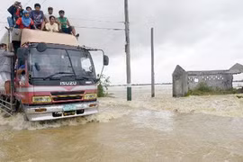 Bão Nari tàn phá Philippines, 13 người chết