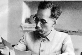 Câu đối Tết đầu tiên của Bác Hồ viết sau Cách mạng tháng Tám