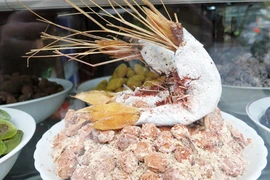 “Ăn” ô mai bằng mắt