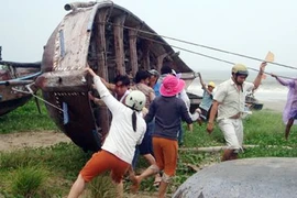 Bão số 11 đổ bộ Đà Nẵng - Thừa Thiên Huế: Mạnh tương đương bão số 10