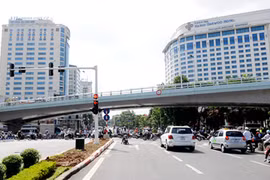 Thông xe cầu vượt nút Deawoo - Kim Mã trước 10-10