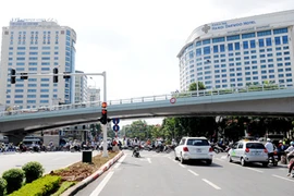 Thông xe cầu vượt nút Deawoo - Kim Mã trước 10-10