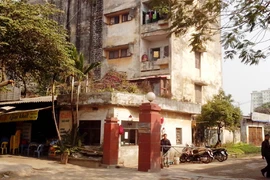 Mỏi mòn chờ dự án