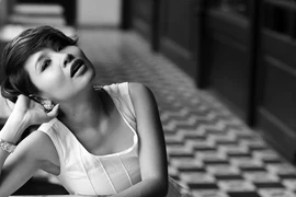 “Người đàn bà trẻ con” trở lại