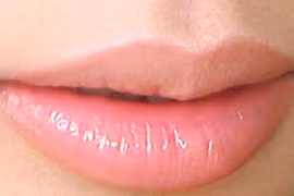 Để giữ môi hồng tự nhiên