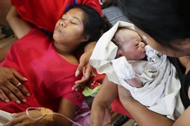 Sự sống giữa thành phố tang thương