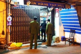 Giải cứu bé trai sơ sinh bị bố doạ giết