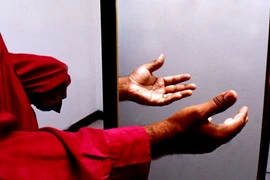 Sự thật về những “cánh tay ma”