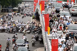 Đề xuất dán tem xe đã đóng phí đường bộ