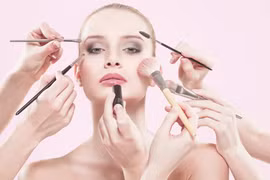 Kẻ thù giấu mặt trong mỹ phẩm