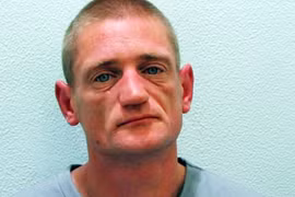 Gã “ông hờ” bệnh hoạn chụp ảnh khiêu dâm xác cháu bé 12 tuổi