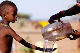 Đã nghèo còn thiệt thòi