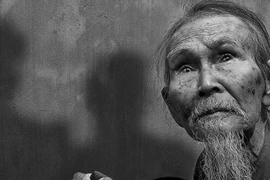 100 bức ảnh đen trắng trong “Đất lành”