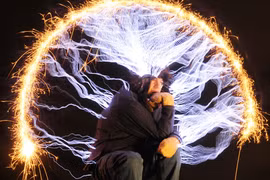 Con người có thể tạo ra lửa bằng ý nghĩ?