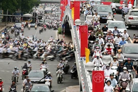 Đề xuất dán tem xe đã đóng phí đường bộ