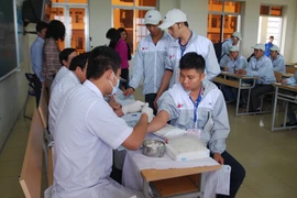 Ký quỹ 100 triệu đồng, 35 lao động sang Hàn Quốc làm việc