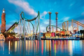 Top 20 công viên giải trí "hút khách" nhất thế giới