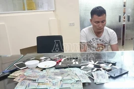 Cảnh sát hình sự Hà Nội phá sới bạc "khủng" hơn nửa tỷ đồng