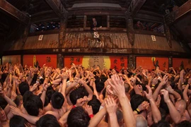 9.000 nam giới Nhật Bản tham gia lễ hội khỏa thân