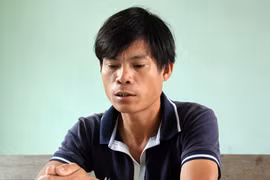 Tranh chấp chỗ bán hàng, phang cân đĩa vào mặt nhau