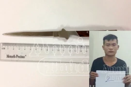 Nổi máu côn đồ, nam thanh niên vung dao đâm bạn nhậu gục tại chỗ