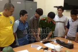 Bắt giữ nhóm "cò mồi" tranh giành khách tại Bến xe phía Nam