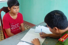 Rượu vào, con riêng đâm chết cha dượng