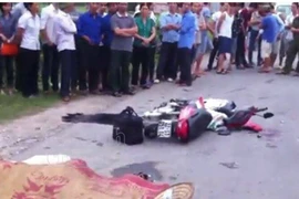 Nhường đường cho xe khác vượt, xe tải đâm đôi vợ chồng trẻ thương vong