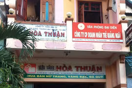 Con trai một chủ hiệu vàng tự thiêu