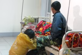 Không chịu nằm chung giường, bệnh nhân chết tại hành lang bệnh viện