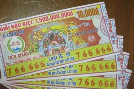 Bị bắt giữ sau 9 năm hành nghề bán vé số trốn lệnh truy nã