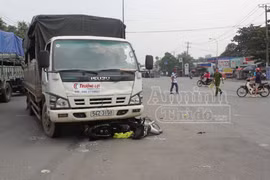 Nam sinh viện bị xe tải kéo lê gần 20m, thoát chết ngoạn mục