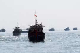 Kéo tàu vượt cạn, một ngư dân bị đứt lìa bàn chân