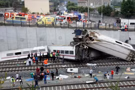 Tai nạn tàu thảm khốc ở Tây Ban Nha, ít nhất 45 người thiệt mạng