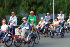 Ngoại ngữ yếu, làm sao vào làm khách sạn 5 sao?