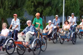 Ngoại ngữ yếu, làm sao vào làm khách sạn 5 sao?